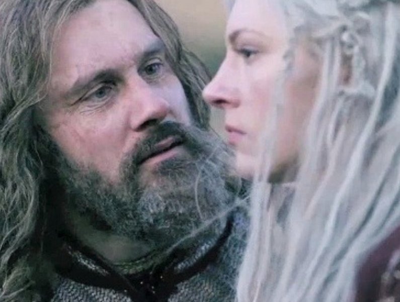Vikings: Ator compartilha foto ao lado de nova namorada - Online